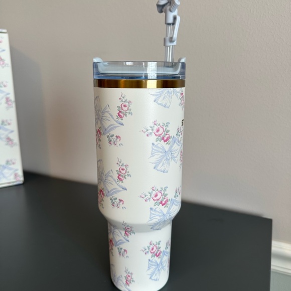 Stanley x LoveShackFancy Tumbler 40oz Rosa Beaux Blue Authentic - Picture 4 of 12